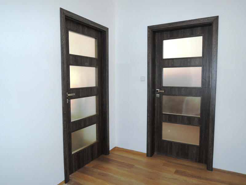 Interiérové dveře a obložková zárubeň, Dveře Linie V9, CPL Wenge, sklo Screen