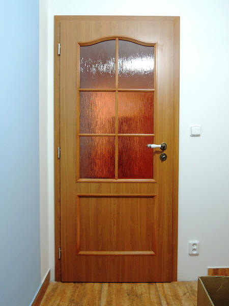 Interiérové dveře a obložková zárubeň, Dveře Klasik KK2 , CPL laminát Třešeň, sklo kůra čirá, klika od AC-T servis