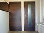 Interiérové dveře a obložková zárubeň, Dveře Inspira B20 , CPL Borovice Oregon příčný dekor, lišta kovolaminát, Klika Richter RKL.C 1973 nerez